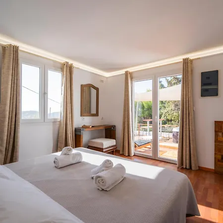 Casa de hóspedes Syros Village 4*